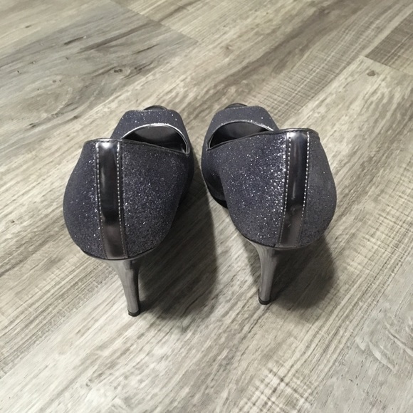 Jacqueline Ferrar open toe stiletto shoes. 9.5 - Picture 5 of 7